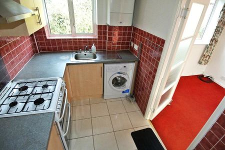 2 bedroom maisonette to rent - Photo 5