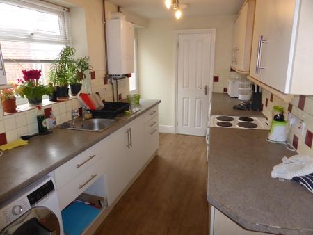 4 bedroom house share to rent - Photo 3