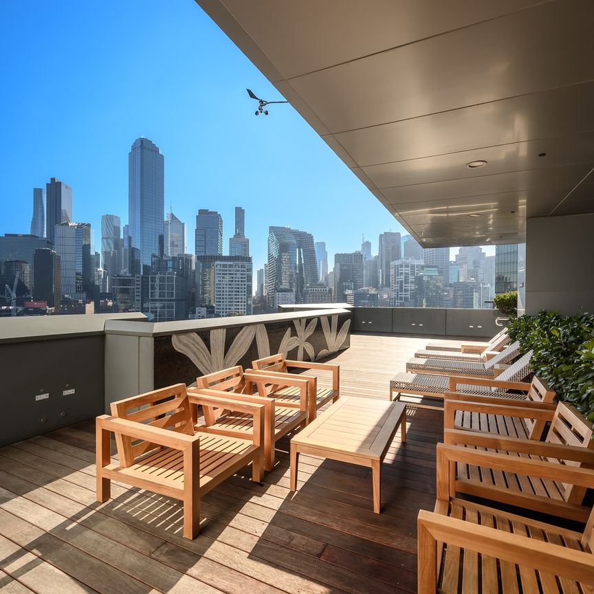 SKYLOUNGE ACCESS AND VIEWS OVER THE BAY AT PRIMA - FURNISHED - Photo 1