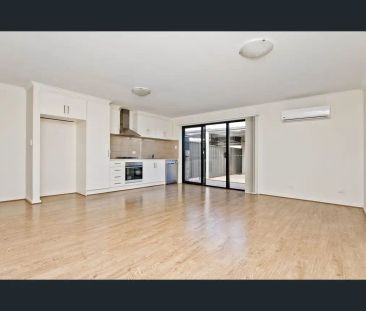 “Charming 3 Bedroom Family Home for Rent in Parafield Gardens!” - Photo 4