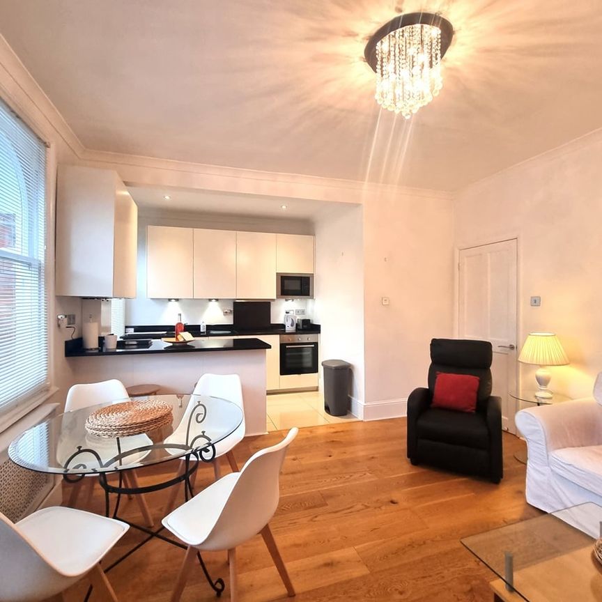 2 Bed Flat, Sheen Park, TW9 - Photo 1