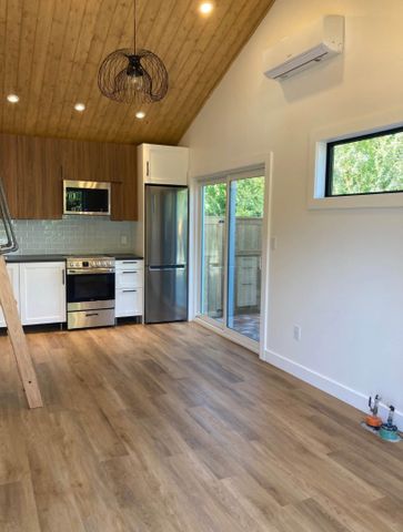 Slayter Street, Dartmouth 26-011 - Photo 3