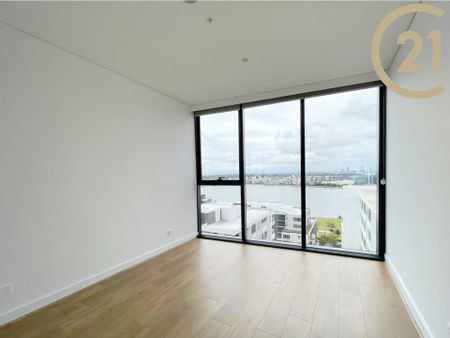 Stunning Water View Rhodes Central 3 Bedroom with Brand New Floorboard&excl;&excl; - Photo 2