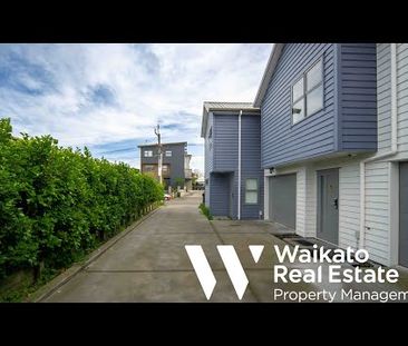 Modern 4-Bedroom Townhouse in a Desirable Hamilton Location - Photo 5