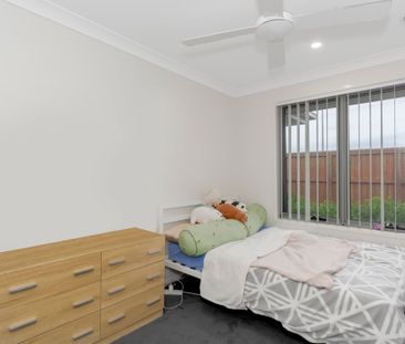 Popular Complex, 3 Bedroom Townhouse with Pool Access! - Photo 5