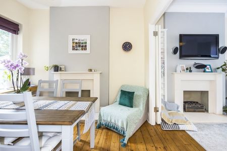 5 bedroom semi-detached house to rent - Photo 4