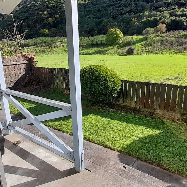 Fully fenced house with a peaceful outlook - Photo 1