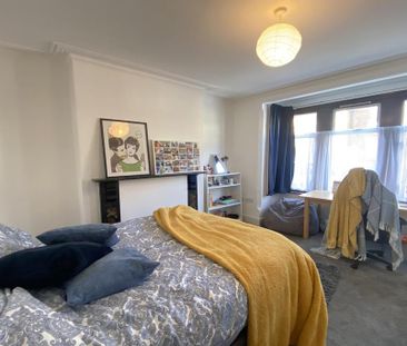 5 bedroom terraced house to rent - Photo 4