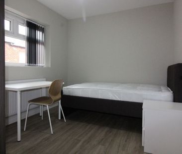 Flat 2 Eldon Street, Preston - Photo 3