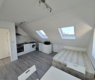 Studio to rent - Photo 1