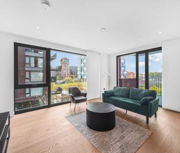 Embassy Gardens, London SW11 - Photo 2