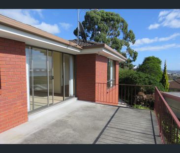 6 Hatton Gardens, Sandy Bay, Tas 7005 - Photo 2