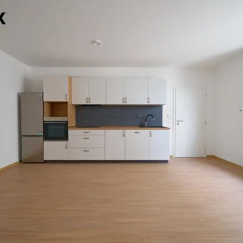 Nový byt 3+kk v centru města, Hradec Králové - Blažíčkovo náměstí - Fotografie 1