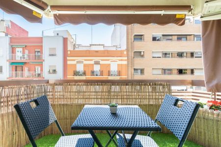 Piso reformado de 4 habitaciones en El Canbanyal - Photo 4