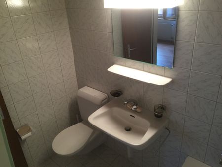 Independent room for rent in Moutier. - Photo 4