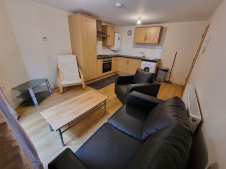 2 Bed Student Accommodation - Photo 3