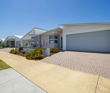 Charming Family Home - Photo 6