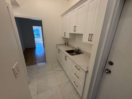 For Lease - 756 Queen Street Unit# B, Toronto, Ontario - Photo 5