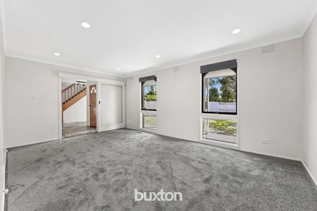 Spacious Family Living in a Quiet Court Location - Photo 4