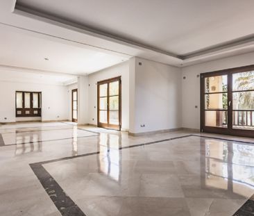 6 Bedroom Villa For Rent in Marbella, Málaga - Photo 3