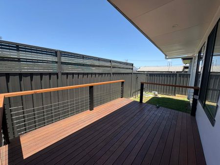 Three Bedroom Home in Ideal Location - Photo 5