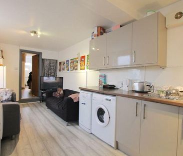 5 bedroom terraced house to rent - Photo 1