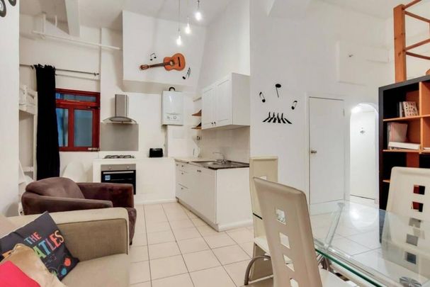 Studio to rent - Photo 1