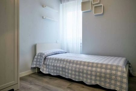 Calle de Tabernillas, Madrid, Community of Madrid 28005 - Foto 2