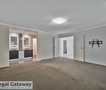 29 Aubin Grove Link, AUBIN GROVE WA 6164 - Photo 2