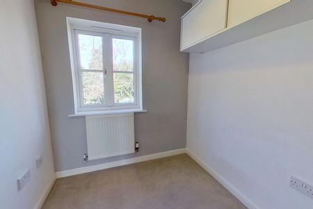 3 bedroom end of terrace house to rent - Photo 3