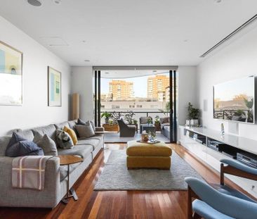 Three Levels of Lifestyle Living in the Heart of Carlton - Photo 4