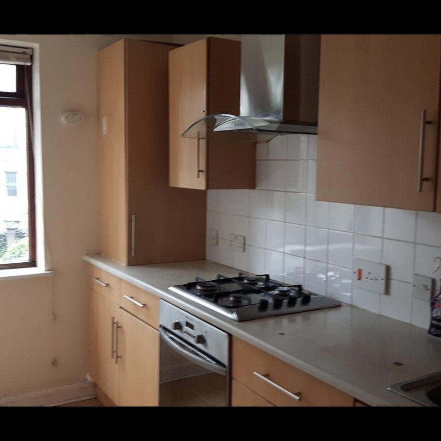 2 Bed Flat, Dukes Court, SE13 - Photo 1