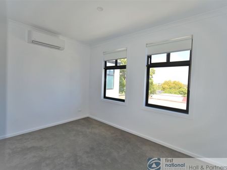 2/19 Matipo Street, 3177, Doveton Vic - Photo 2