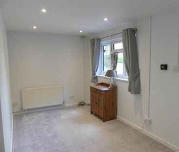 1 bedroom semi-detached bungalow to rent - Photo 1
