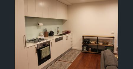 Modern Apartment in Prime Preston Location - Photo 2