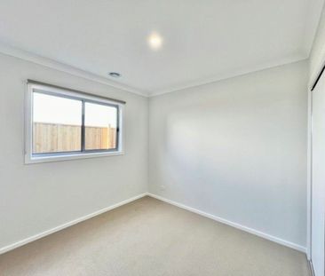 Stylish Lara Living - Photo 2