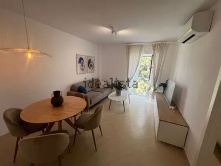 Alquiler de piso en Centro - Photo 2