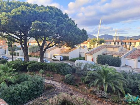 Proche de Saint-Tropez Appartement pour 4 personnes avec vue sur la marina - Photo 5