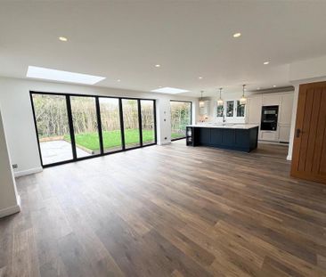 5 bedroom detached house to rent - Photo 5