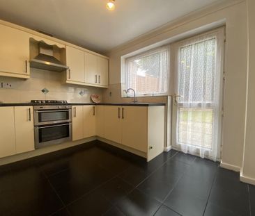 4 bedroom detached house to rent - Photo 1
