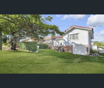 11 Camelia Street, Cannon Hill, Qld 4170 - Photo 5
