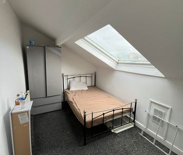 Room in a Shared House, Bellbrooke Place, LS9 - Photo 1