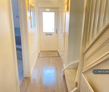 3 bedroom end of terrace house to rent - Photo 1