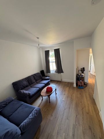 5 Bed Terraced House, Denton Road, N18 - Photo 4