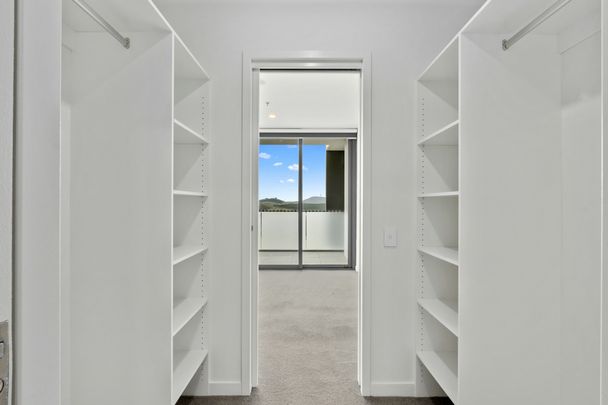 Spacious Two Bedroom Apartment - Photo 1
