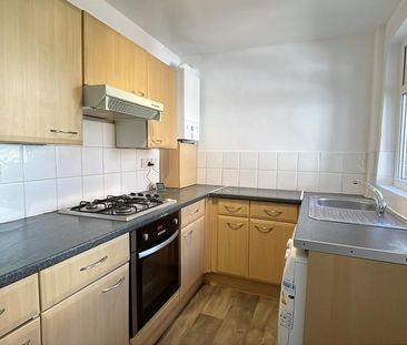 4 bedroom terraced house to rent - Photo 3