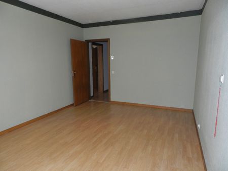 Ruim éénslaapkamer-appartement te huur in Ieper met terras - Photo 5