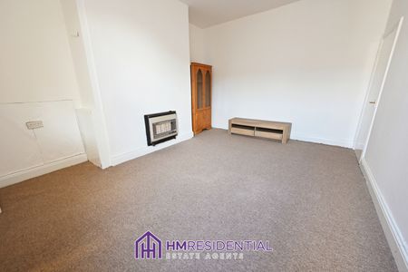 3 bedroom Flat for rent on Ada Street, Walker, Newcastle Upon Tyne, NE6 2RB Available 01/12/2025 - Photo 2