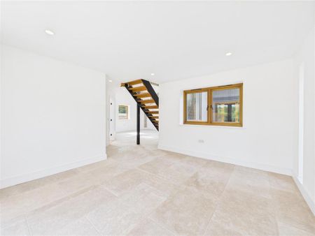 4 bedroom detached house to rent - Photo 5