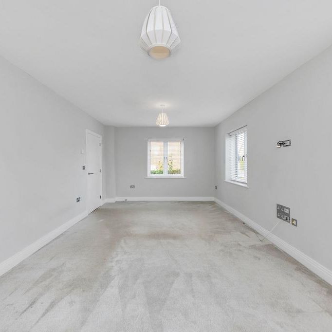 4 bedroom detached house to rent - Photo 1